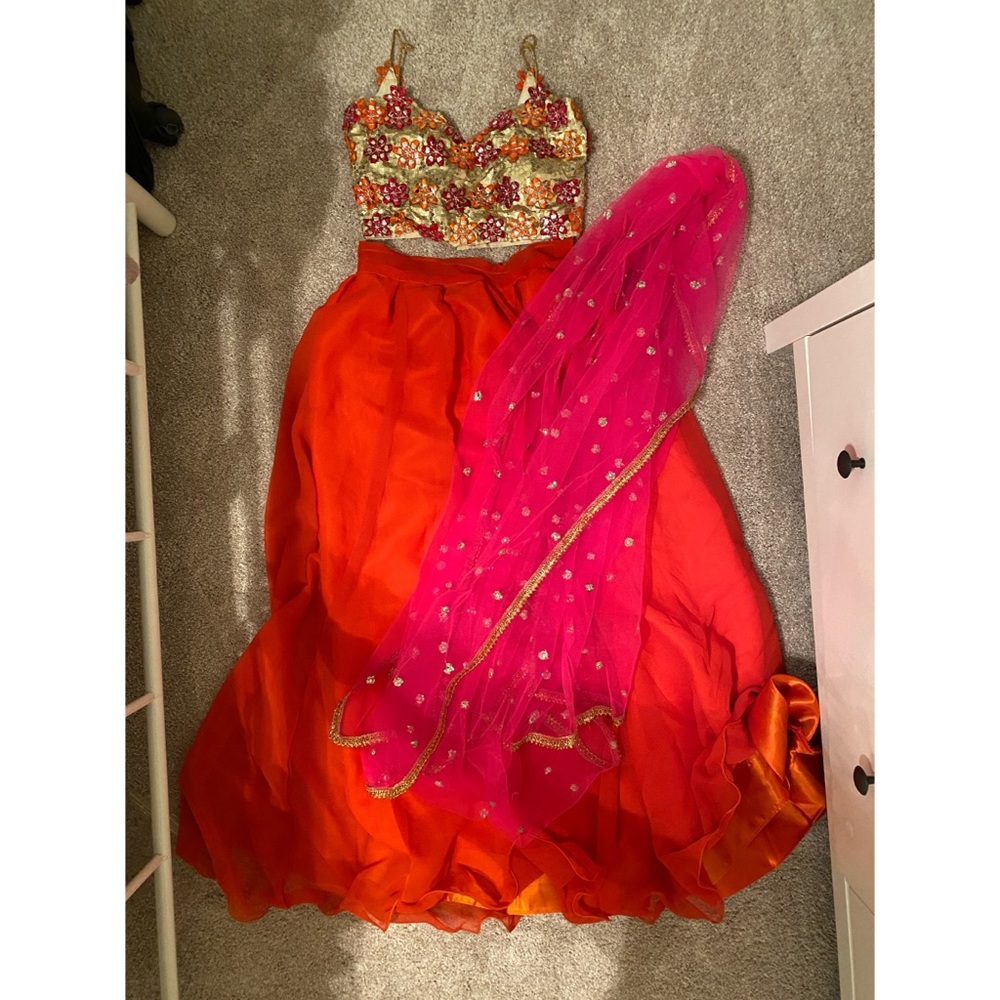 Cute Bollywood Indian Pakistani sangeet lehenga!